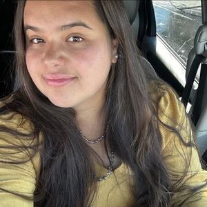 Meet your Posher, Alicia
